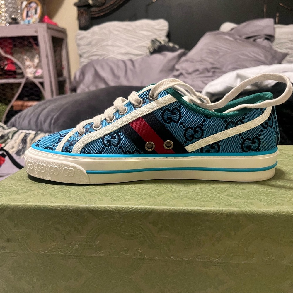 Gucci blue tennis shoes
